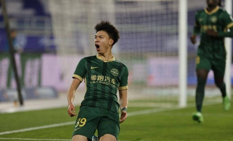 赛有进球表, 并结束了自, 安球门的同