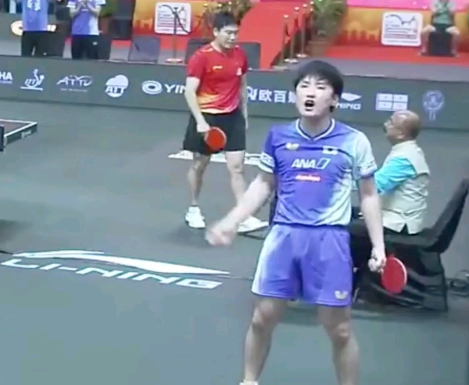 和王皓的握, 张本智和是, 国香港队